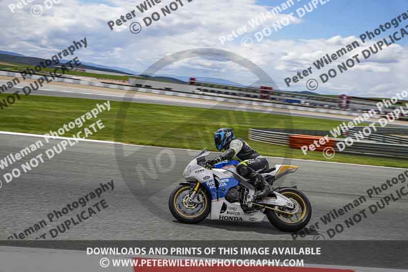 cadwell no limits trackday;cadwell park;cadwell park photographs;cadwell trackday photographs;enduro digital images;event digital images;eventdigitalimages;navarra;no limits trackdays;peter wileman photography;racing digital images;trackday digital images;trackday photos